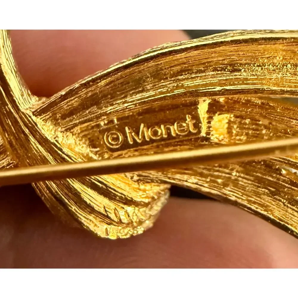 Vintage Signed Monet Gold Tone Textured Spray Brooch